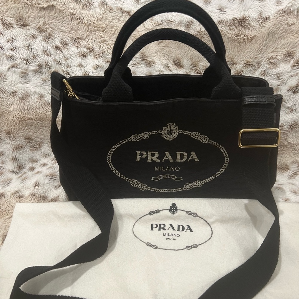 Prada Canapa